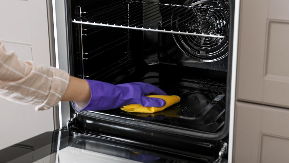 Oven Cleaning Tips